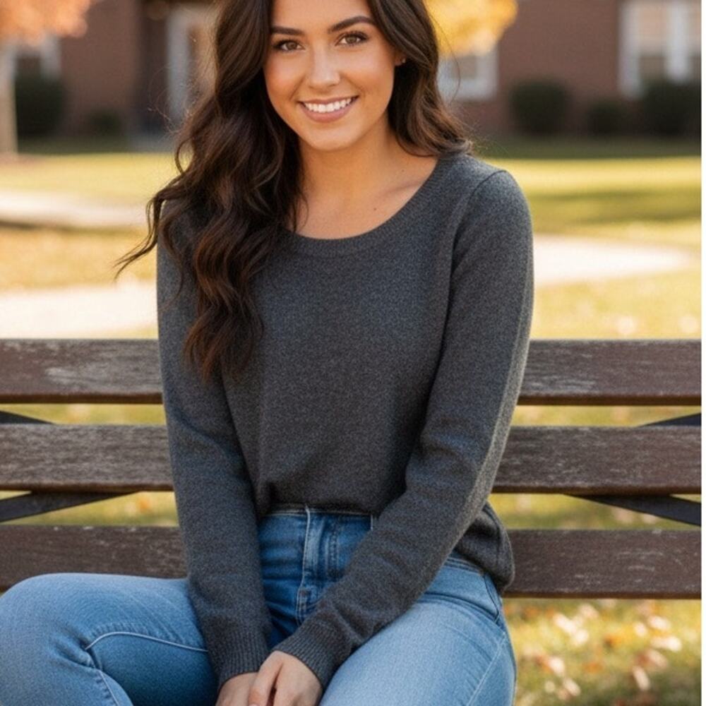 Abercrombie and Fitch wool blend classic wardrobe staple sweater